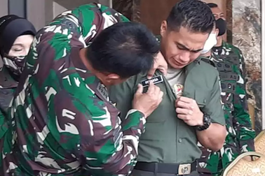 Chính thức thành nam giới, VĐV "giả gái" bật khóc hạnh phúc