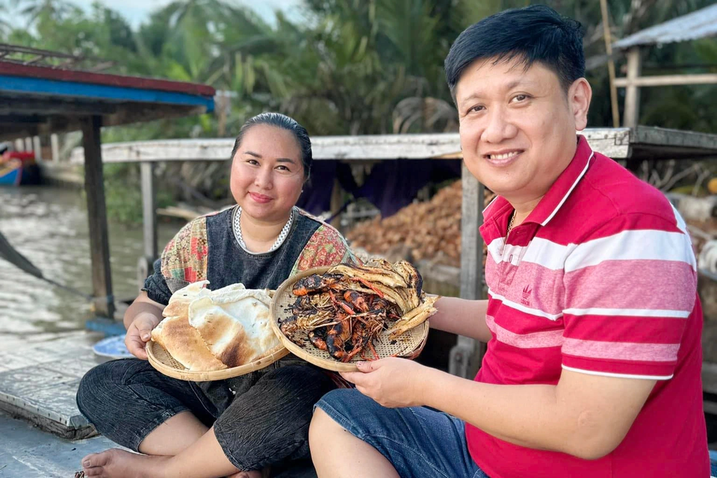 Bà mẹ ở Bến Tre lên mạng tìm chồng cho con gái và cái kết bất ngờ - 3 Bà mẹ ở Bến Tre lên mạng tìm chồng cho con gái và cái kết bất ngờ - 3
