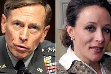 FBI lục soát nhà tình nhân của cựu giám đốc CIA