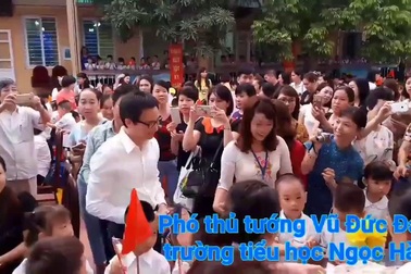 Phó Thủ tướng Vũ Đức Đam dự lễ khai giảng trường tiểu học Ngọc Hà