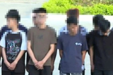 Tạm giữ hình sự 38 đối tượng mang dao, kiếm gặp ai là đánh