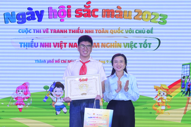 Nam sinh ở Phú Thọ đoạt giải Đặc biệt cuộc thi vẽ tranh "nghìn việc tốt"