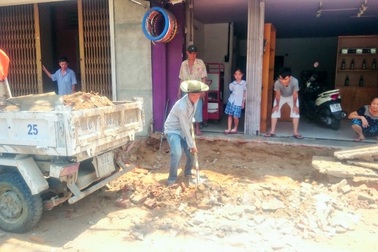 TPHCM: Thợ hồ "hét giá, hốt bạc" sau chiến dịch dọn dẹp vỉa hè