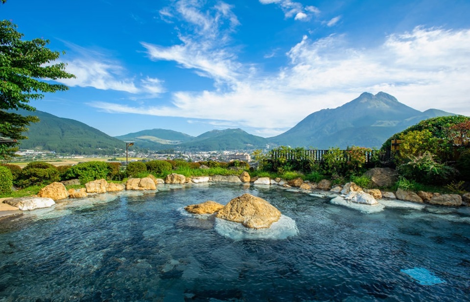 Nơi có bồn tắm onsen rộng 250 m2 ở Nhật Bản - 2