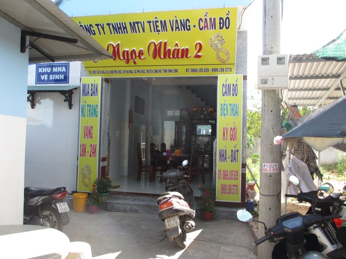 Vĩnh Long: Người đàn ông giả gái mở tiệm vàng lừa đảo hàng chục triệu đồng rồi bỏ trốn - Ảnh 1. Vĩnh Long: Người đàn ông giả gái mở tiệm vàng lừa đảo hàng chục triệu đồng rồi bỏ trốn - Ảnh 1.