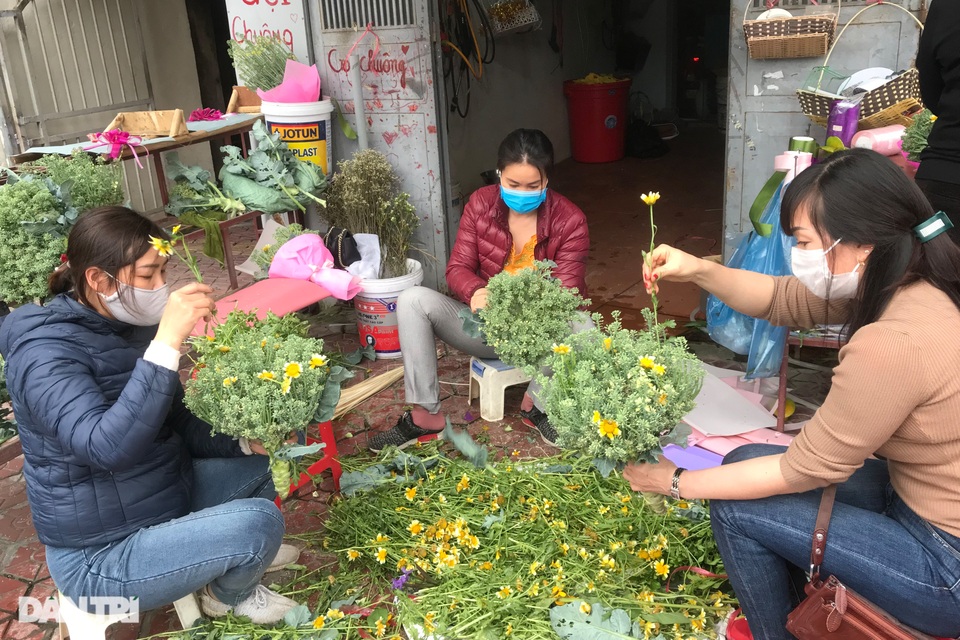 Người dân Chí Linh đón giao thừa muộn với hoa Covid chỉ có tại xứ sở 34 - 1 Người dân Chí Linh đón giao thừa muộn với hoa Covid chỉ có tại xứ sở 34 - 1