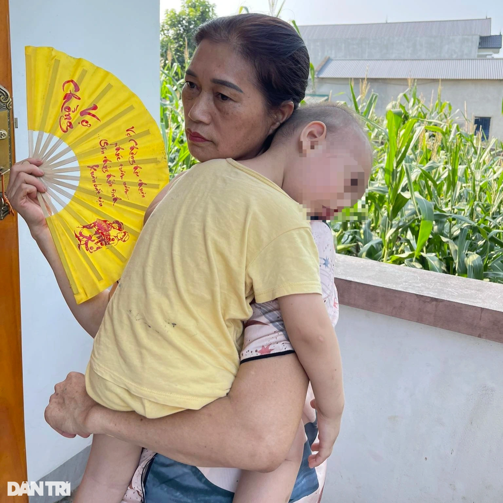 Khốn đốn vì cắt điện: Ngủ trong ô tô, thuê khách sạn qua đêm - 4 Khốn đốn vì cắt điện: Ngủ trong ô tô, thuê khách sạn qua đêm - 4