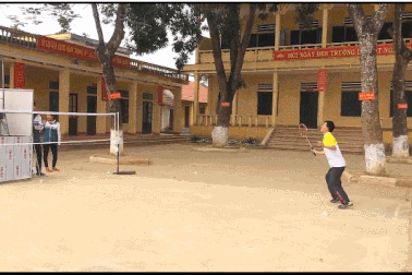 Độc đáo máy hỗ trợ tập cầu lông của cậu học sinh lớp 9