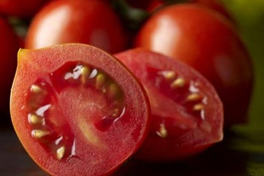 Lai tạo thành công cà chua ngọt hơn đào chín