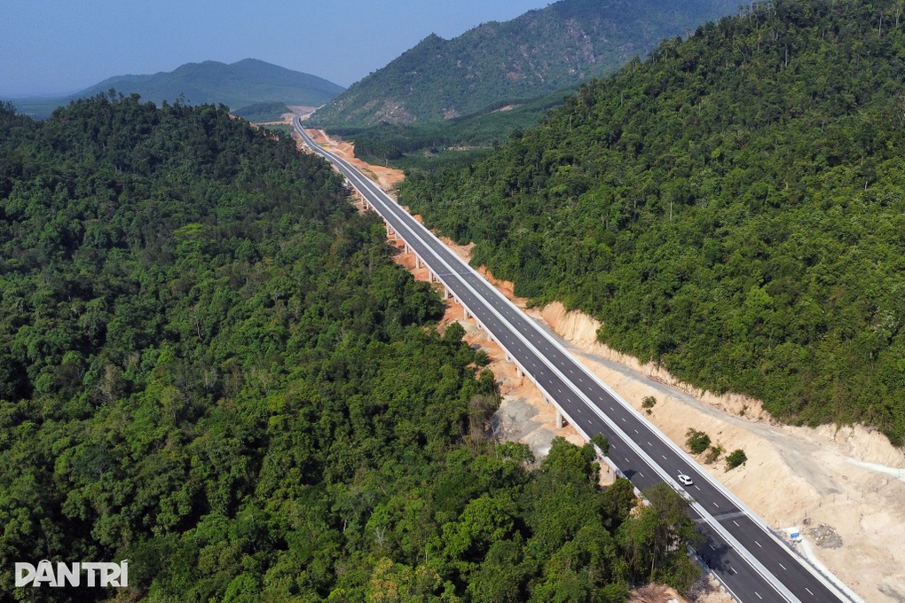 Phó Thủ tướng gợi mở hướng đi để Khánh Hòa bứt phá trong tương lai - 3 Phó Thủ tướng gợi mở hướng đi để Khánh Hòa bứt phá trong tương lai - 3