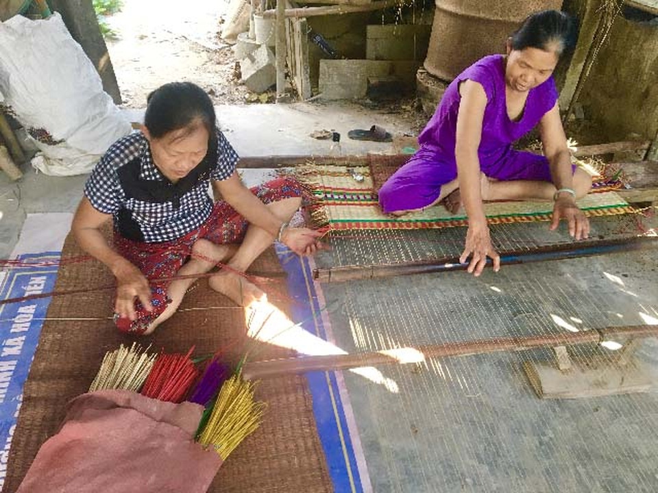 Đà Nẵng: Nghề dệt chiếu Cẩm Nê vang bóng có nguy cơ mai một - 1 Đà Nẵng: Nghề dệt chiếu Cẩm Nê vang bóng có nguy cơ mai một - 1