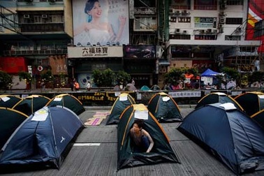 Người biểu tình Hồng Kông đòi đối thoại với Bắc Kinh