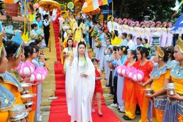 Tham dự 1 trong 15 lễ hội văn hóa đặc sắc nhất Việt Nam