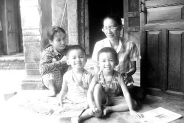 Những đứa trẻ “bỗng dưng” biết đọc