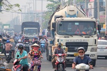 TPHCM khởi công mở rộng quốc lộ 50, người dân mong thoát cảnh kẹt xe