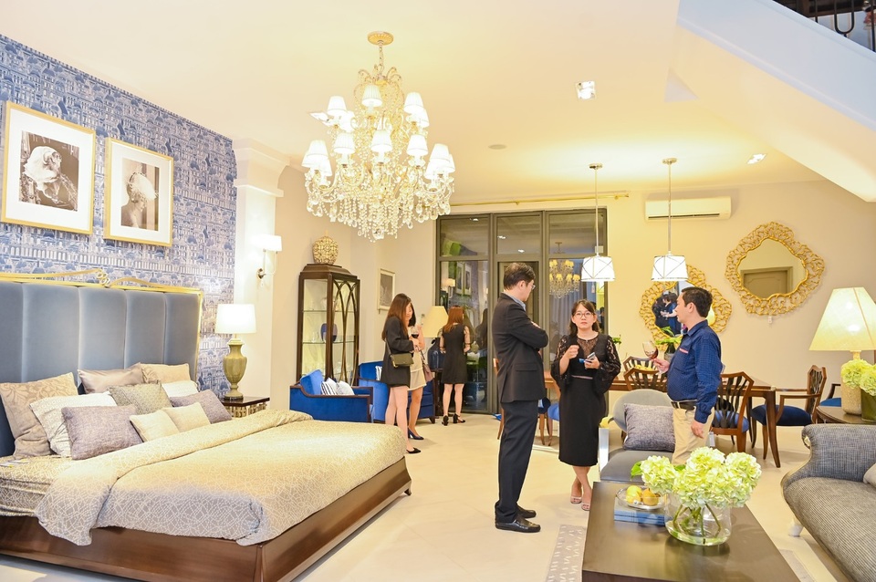Mãn nhãn với những món đồ nội thất xa xỉ tại CDC Furniture outlet - 3 Mãn nhãn với những món đồ nội thất xa xỉ tại CDC Furniture outlet - 3