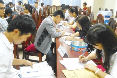 Quan chức đua nhau đi học tiến sĩ