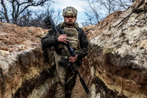 Nga, Ukraine cạn kiệt hỏa lực do "hố đen" Bakhmut?