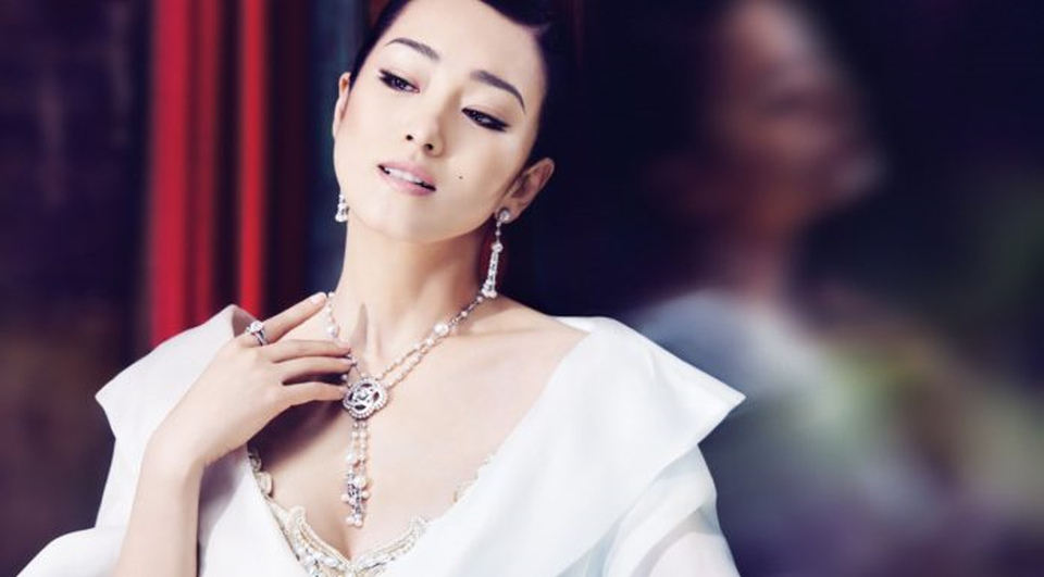 Ba cuộc tình ồn ào của người đàn bà đẹp Củng Lợi - 1 Ba cuộc tình ồn ào của người đàn bà đẹp Củng Lợi - 1