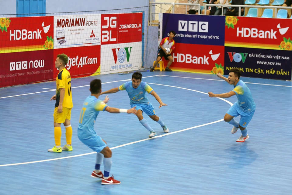 Đội đầu bảng Sahako nhận thất bại đầu tiên tại giải futsal vô địch quốc gia - 1 Đội đầu bảng Sahako nhận thất bại đầu tiên tại giải futsal vô địch quốc gia - 1