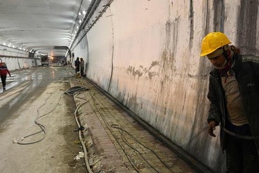 Ấn Độ chi 400 triệu USD đào hầm chuyển quân gần biên giới Trung Quốc