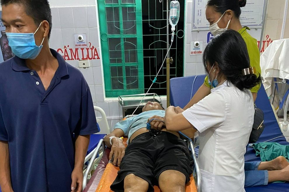 Suýt mất mạng vì hóc xương gà - 1 Suýt mất mạng vì hóc xương gà - 1