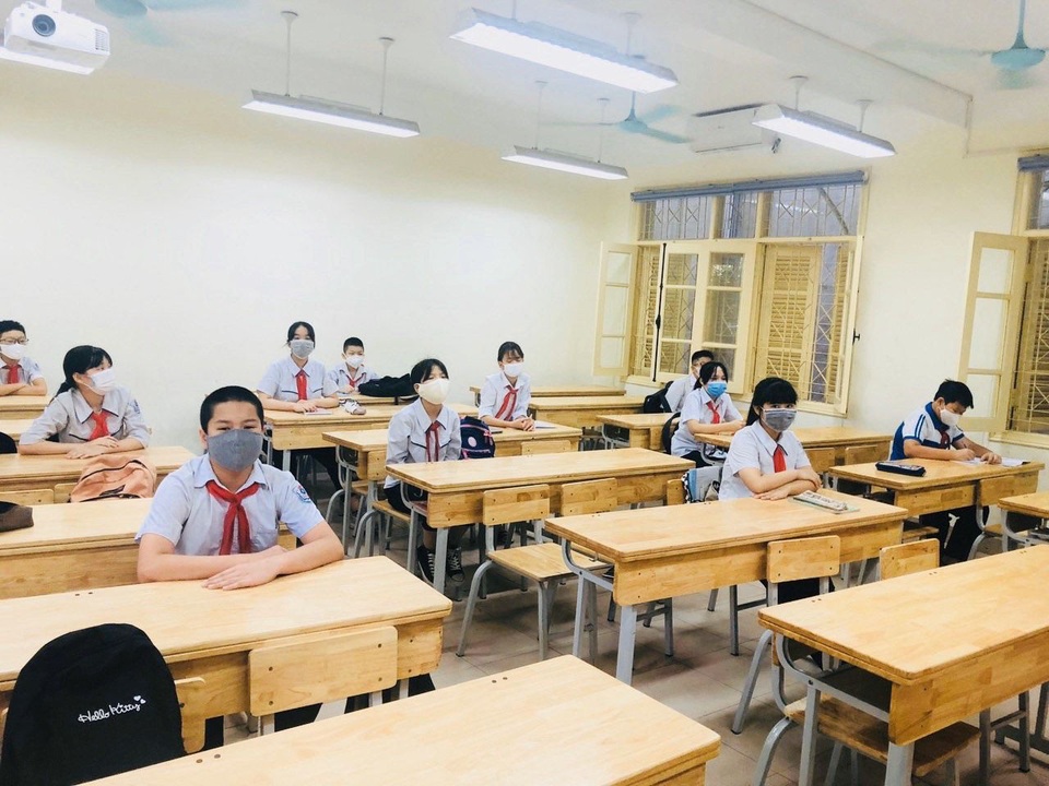 Các trường THCS quận Hoàn Kiếm náo nức đón HS trở lại sau đợt nghỉ dịch - 2 Các trường THCS quận Hoàn Kiếm náo nức đón HS trở lại sau đợt nghỉ dịch - 2