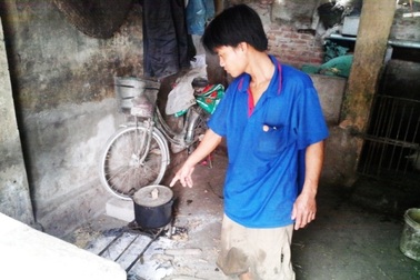 Xin thịt chó không được, “ma men” đổ thuốc chuột vào nồi