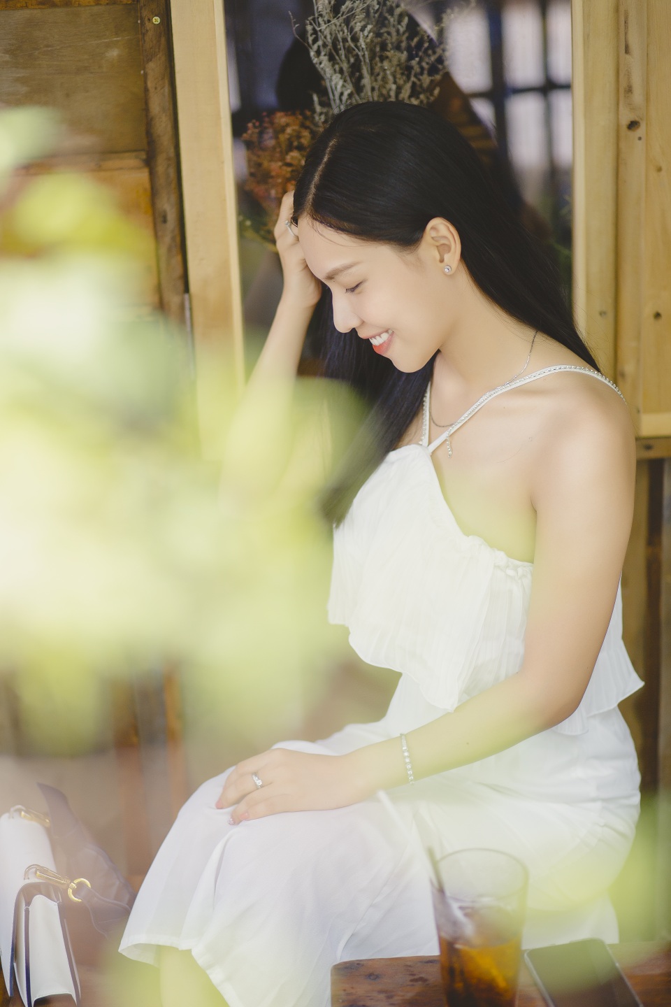 Nữ dược sĩ tương lai khoe vẻ duyên dáng đầy ngẫu hứng - 5 Nữ dược sĩ tương lai khoe vẻ duyên dáng đầy ngẫu hứng - 5