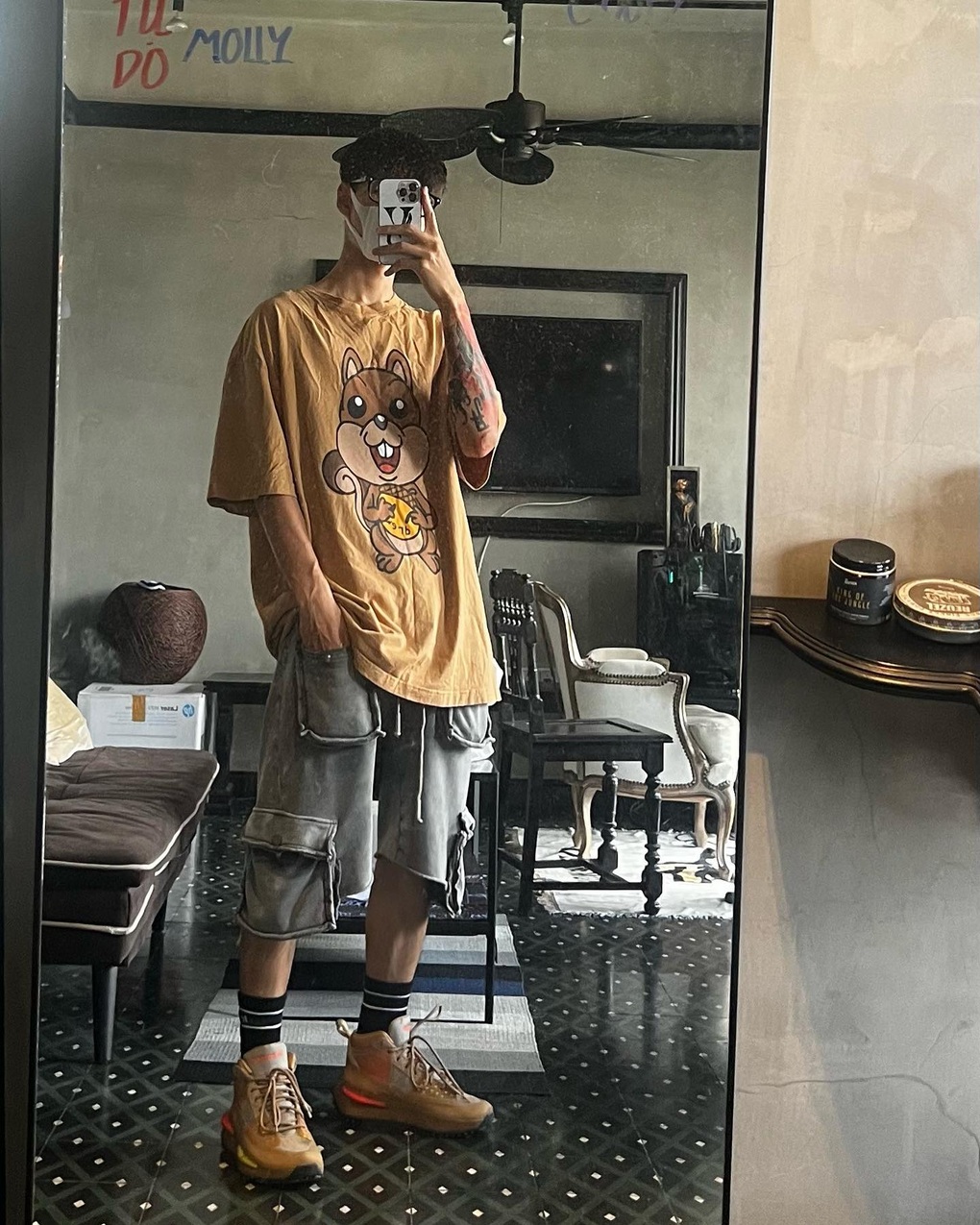 Rapper MCK có gu thời trang độc lạ, từng đi giày cao gót giá 53 triệu đồng - 5 Rapper MCK có gu thời trang độc lạ, từng đi giày cao gót giá 53 triệu đồng - 5
