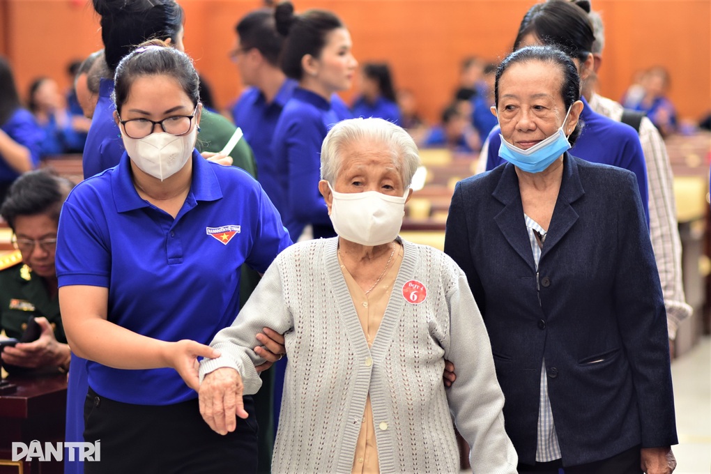 Nữ thương binh kể chuyện bị địch tù đày, tra tấn và ý chí không khuất phục - 2 Nữ thương binh kể chuyện bị địch tù đày, tra tấn và ý chí không khuất phục - 2