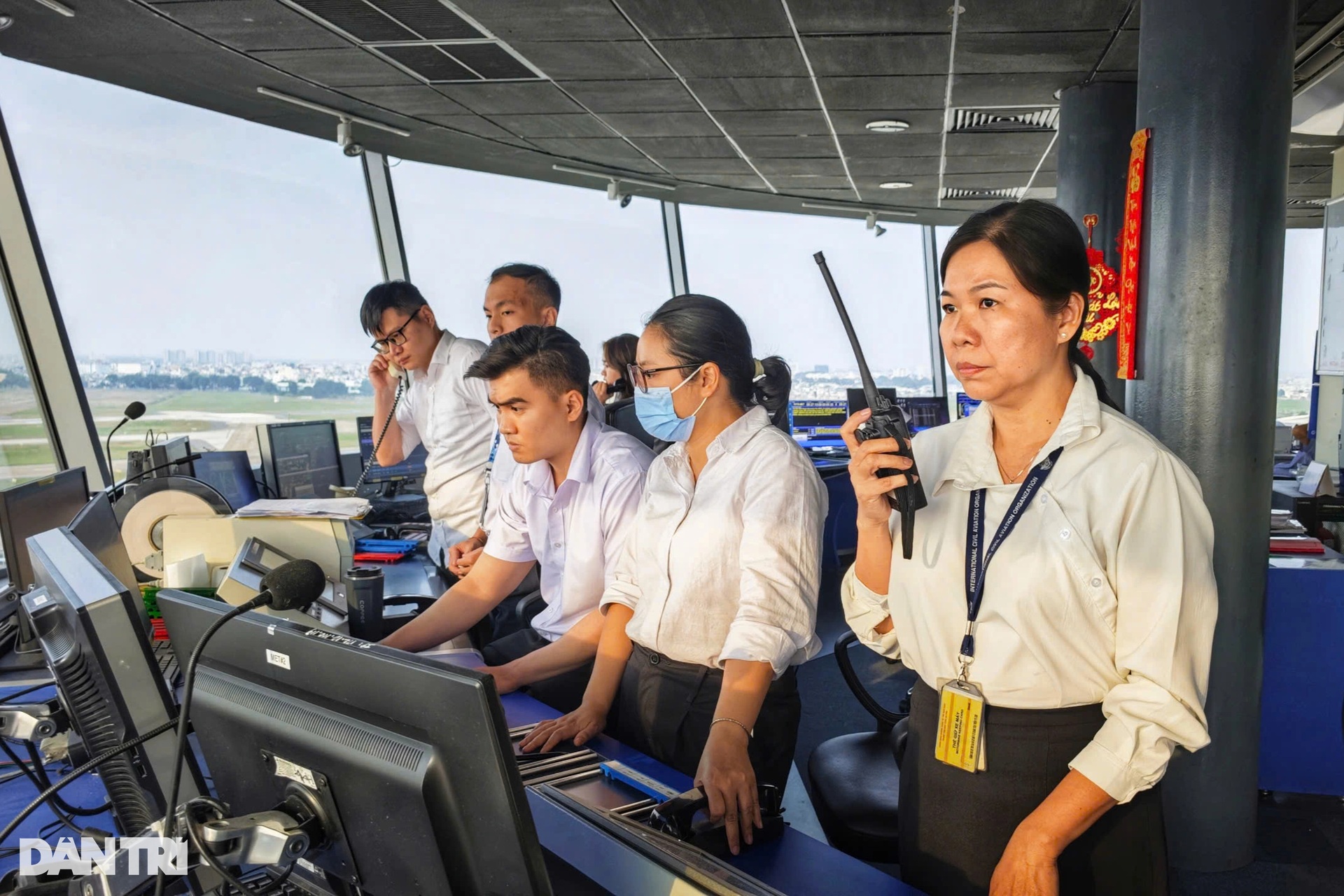 Chiều cuối năm trên tháp không lưu sân bay Tân Sơn Nhất - 10 Chiều cuối năm trên tháp không lưu sân bay Tân Sơn Nhất - 10