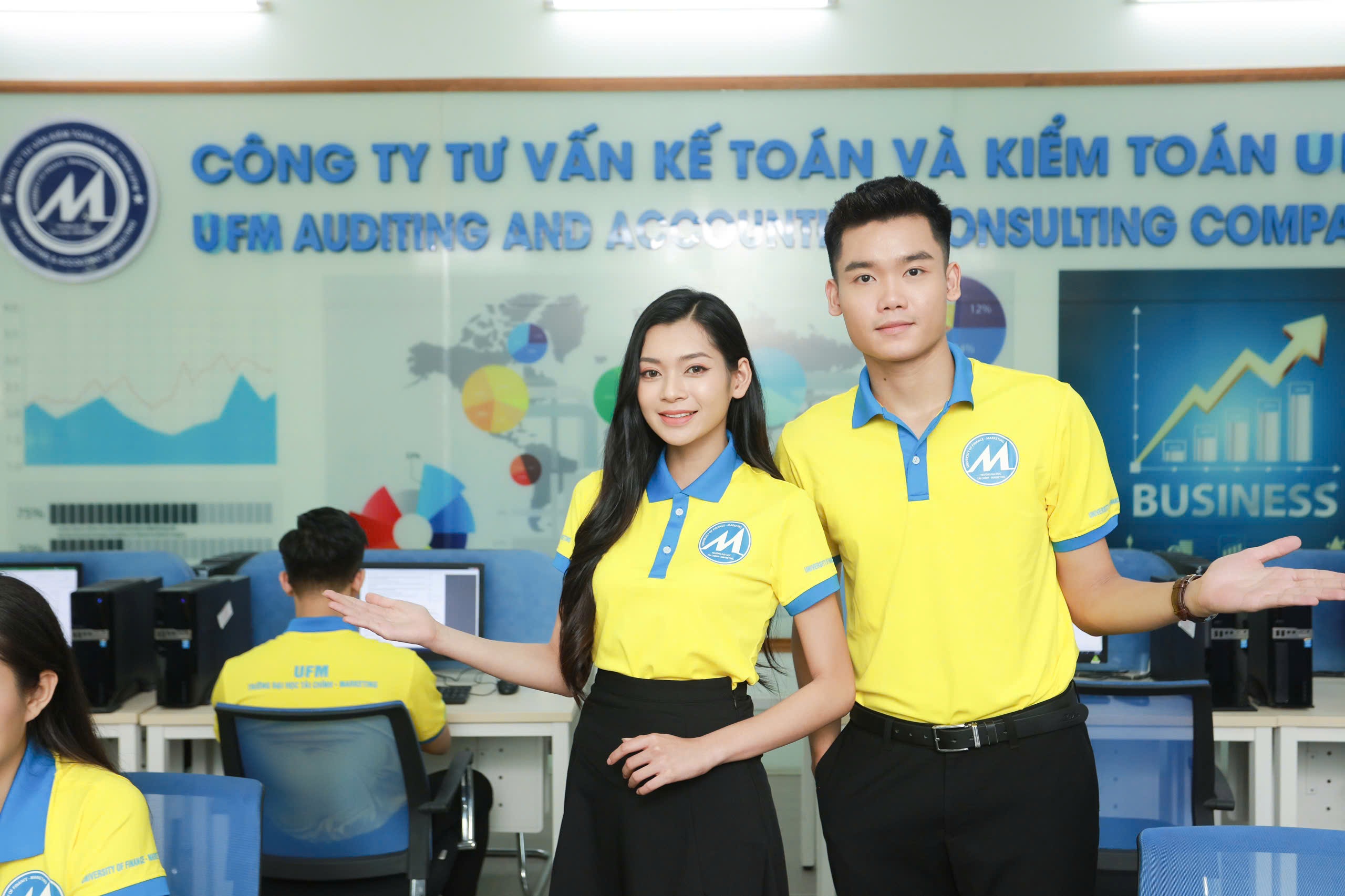 រាជនីសម្រស់២ដួងគ្រងតំណែង២ថ្ងៃរៀននៅសកលវិទ្យាល័យតែមួយ - ៩ Hai hoa hậu đăng quang trong 2 ngày, cùng học một trường đại học - 9