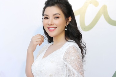 Bùi Lê Mận kỷ niệm 10 năm ca hát bằng “cú đúp” MV