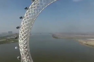 Vòng đu quay khổng lồ được trang bị mạng wifi và tivi