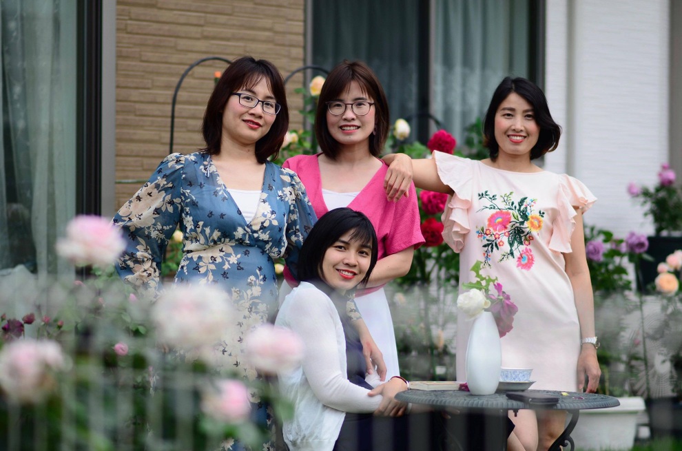 Mẹ Việt tại Nhật sưu tầm hơn 80 giống hồng, làm vườn đẹp vạn người mê - 3 Mẹ Việt tại Nhật sưu tầm hơn 80 giống hồng, làm vườn đẹp vạn người mê - 3