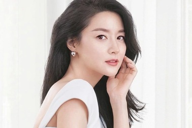 "Quốc bảo nhan sắc xứ Hàn" Lee Young Ae nói gì khi phim mới gây thất vọng?