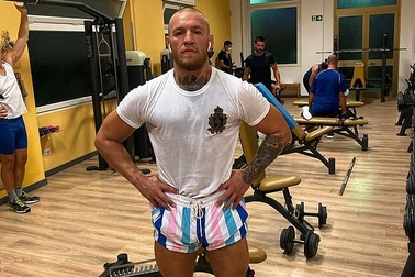 McGregor chấp nhận tỷ thí với Dustin Poirier