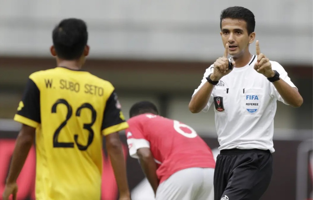 Trọng tài Indonesia “cầm cân nảy mực” trận quyết định của U23 Việt Nam - 1 Trọng tài Indonesia “cầm cân nảy mực” trận quyết định của U23 Việt Nam - 1