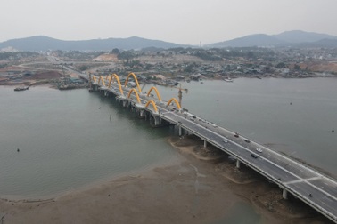 Cầu Tình yêu hơn 2.000 tỷ đồng được đưa vào khai thác