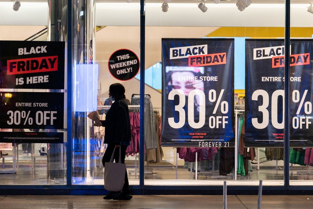 Black Friday ở Mỹ: Bãi xe trống hoác, không còn cảnh giành giật để mua đồ - 1 Black Friday ở Mỹ: Bãi xe trống hoác, không còn cảnh giành giật để mua đồ - 1