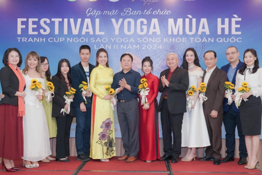 Gần 1.500 người tham gia đồng diễn Yoga tại Festival Yoga mùa hè