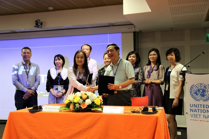 UNFPA: Tiếp tục hỗ trợ thiết bị y tế chăm sóc sức khỏe sinh sản cho người dân vùng lũ - Ảnh 2. UNFPA: Tiếp tục hỗ trợ thiết bị y tế chăm sóc sức khỏe sinh sản cho người dân vùng lũ - Ảnh 2.
