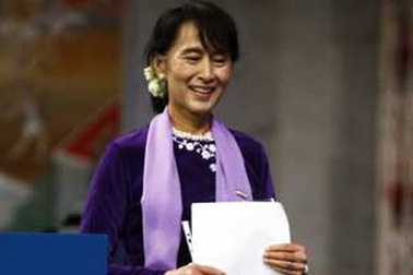 Bà Suu Kyi chính thức nhận giải Nobel Hoà bình sau 21 năm