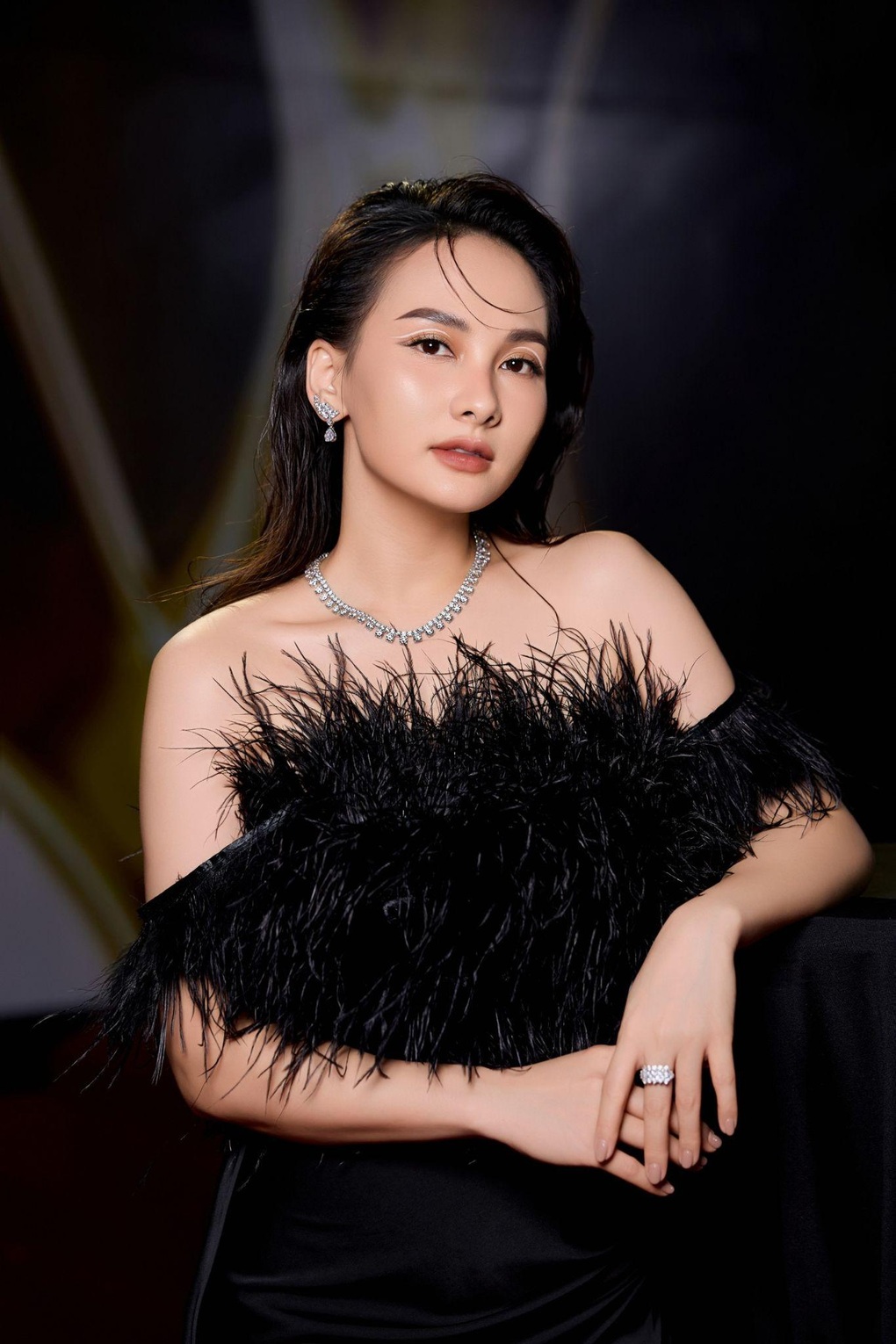 Mẹ chồng NSND Lan Hương hội ngộ Khả Ngân ở thảm đỏ thời trang - 1 Mẹ chồng NSND Lan Hương hội ngộ Khả Ngân ở thảm đỏ thời trang - 1