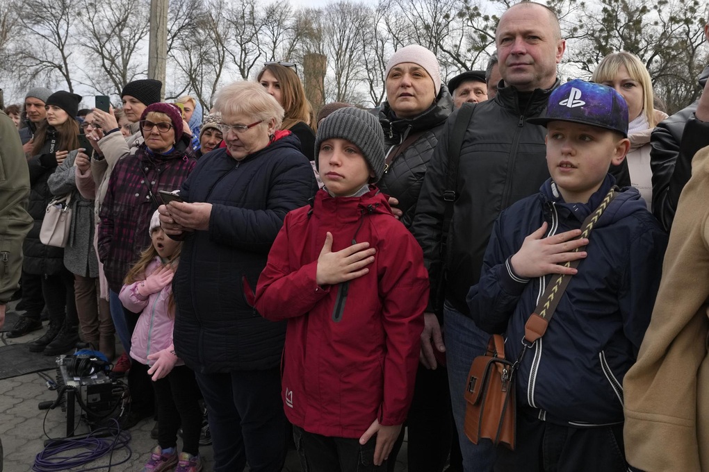 Tổng thống Zelensky nỗ lực vực dậy đất nước giữa chiến sự - 4 Tổng thống Zelensky nỗ lực vực dậy đất nước giữa chiến sự - 4