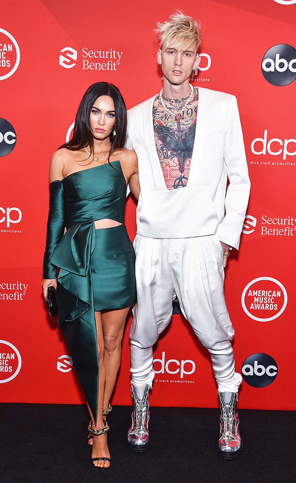 Bồ trẻ bế Megan Fox trên phố - 7 Bồ trẻ bế Megan Fox trên phố - 7