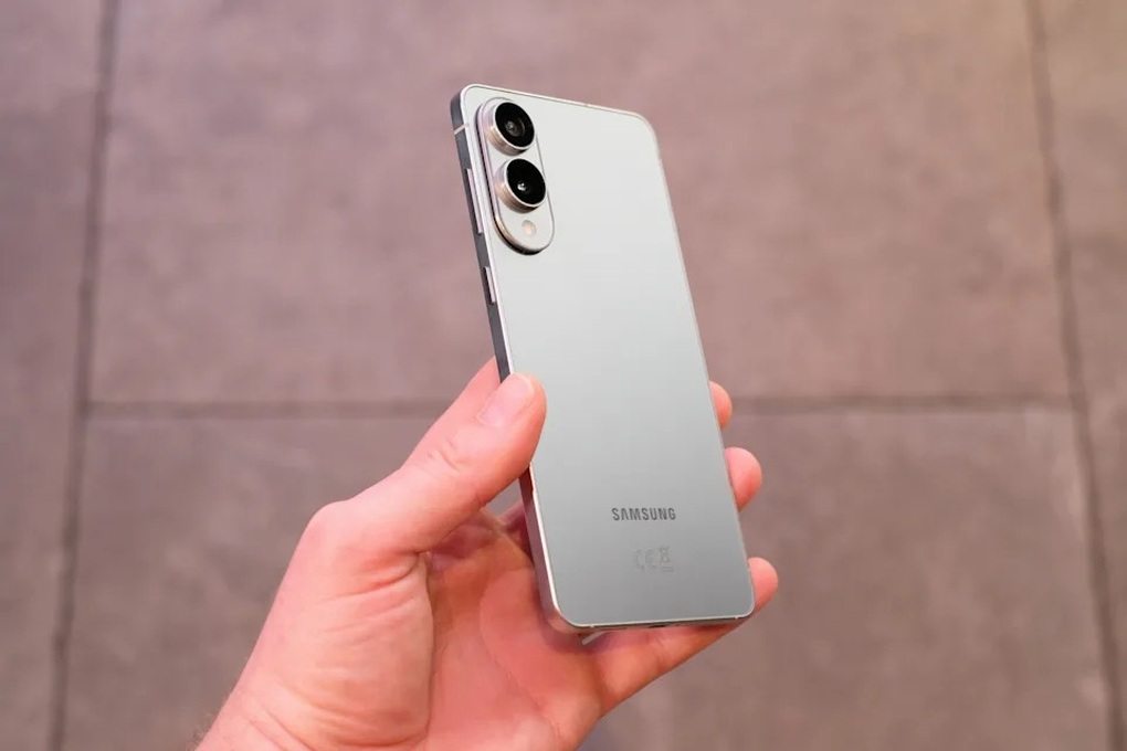 Galaxy S25 Edge ra mắt, giá từ 30 triệu đồng - 1 Galaxy S25 Edge ra mắt, giá từ 30 triệu đồng - 1