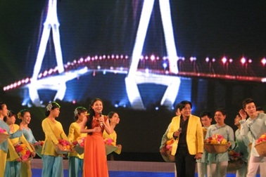 Rộn ràng đêm "10 năm- Vang mãi Cần Thơ"