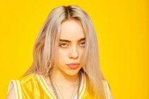 Ca sĩ Billie Eilish "bị phá hủy não bộ" vì từng... nghiện phim "đen"